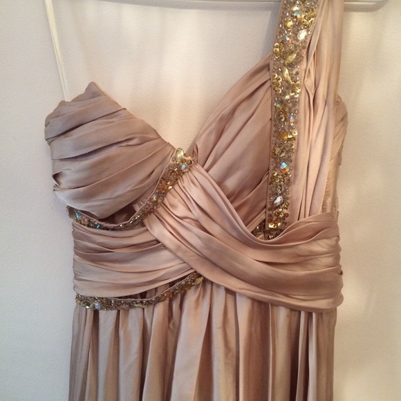 gold off the shoulder prom dress
